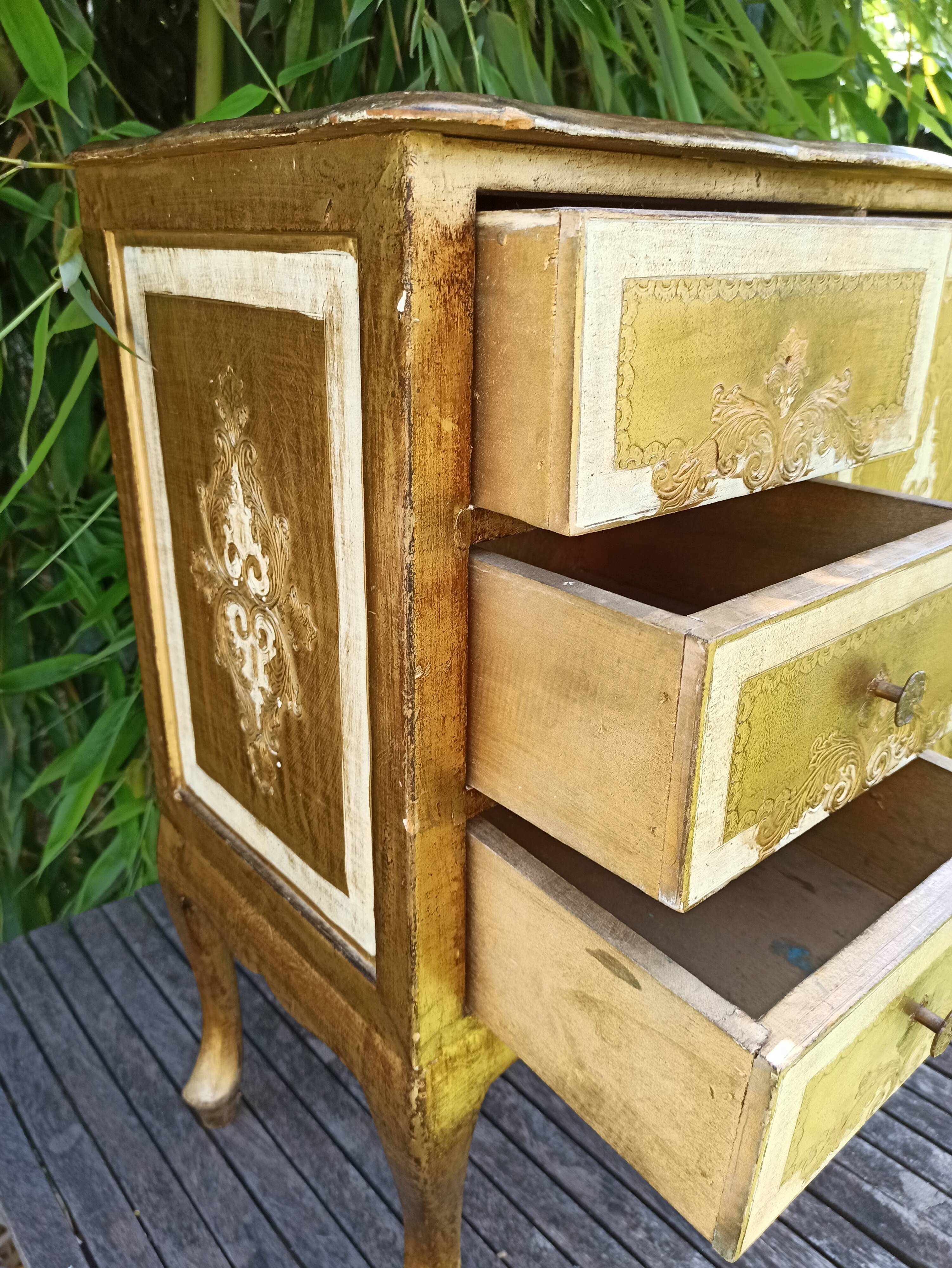 Golden Florentine chest of drawers Hollywood Regency style 60s