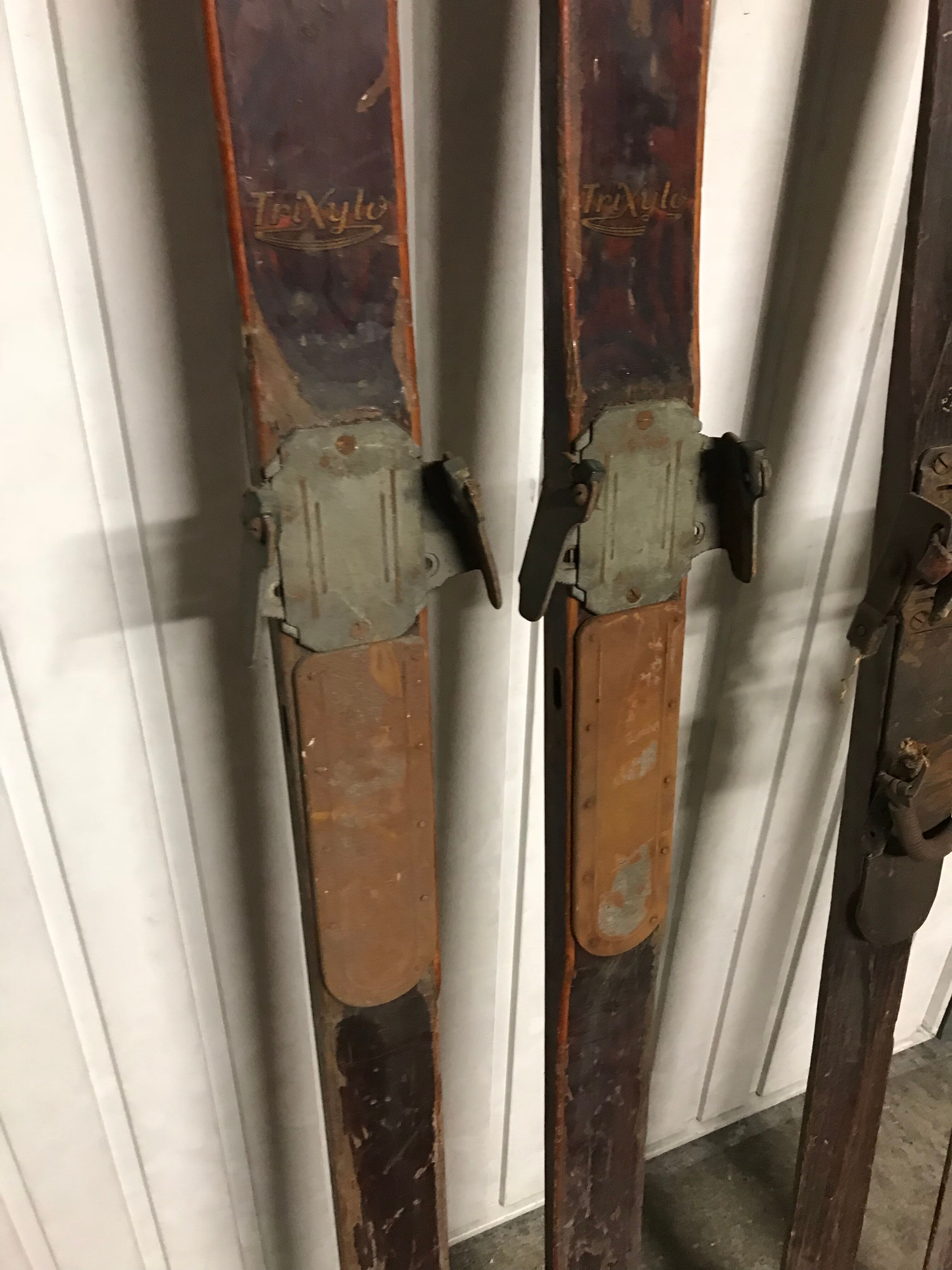 5 pairs of old wood skis 1900