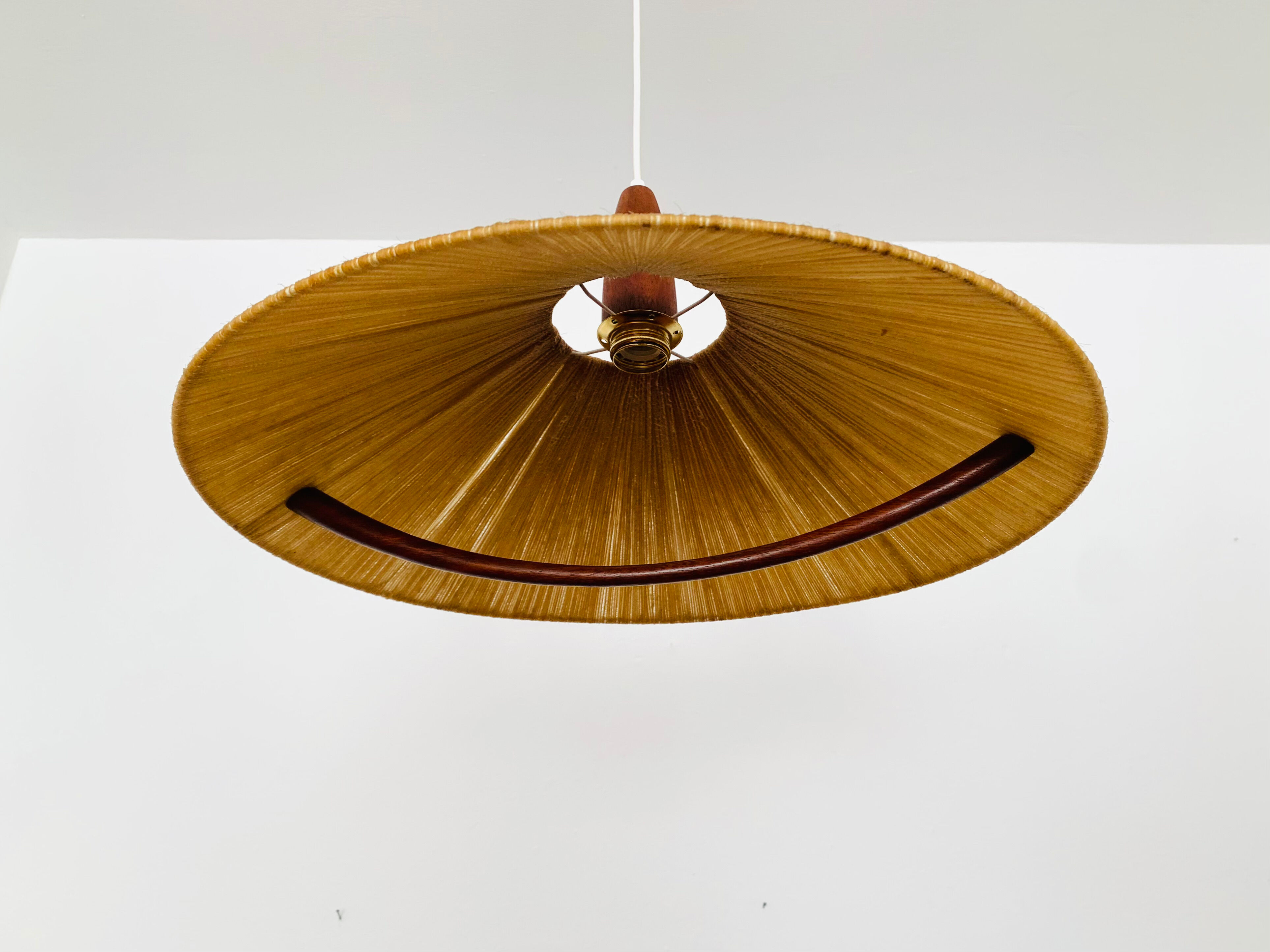Raffia bast and teak pendant lamp by Temde