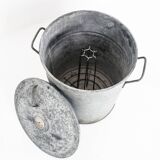 Seau à conserves vintage en zinc. Utilisable comme corbeille à papier. 40s