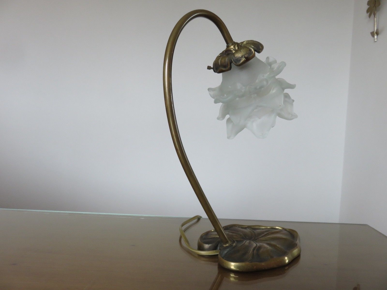 "Water lily" Huguenin bronze art nouveau lamp