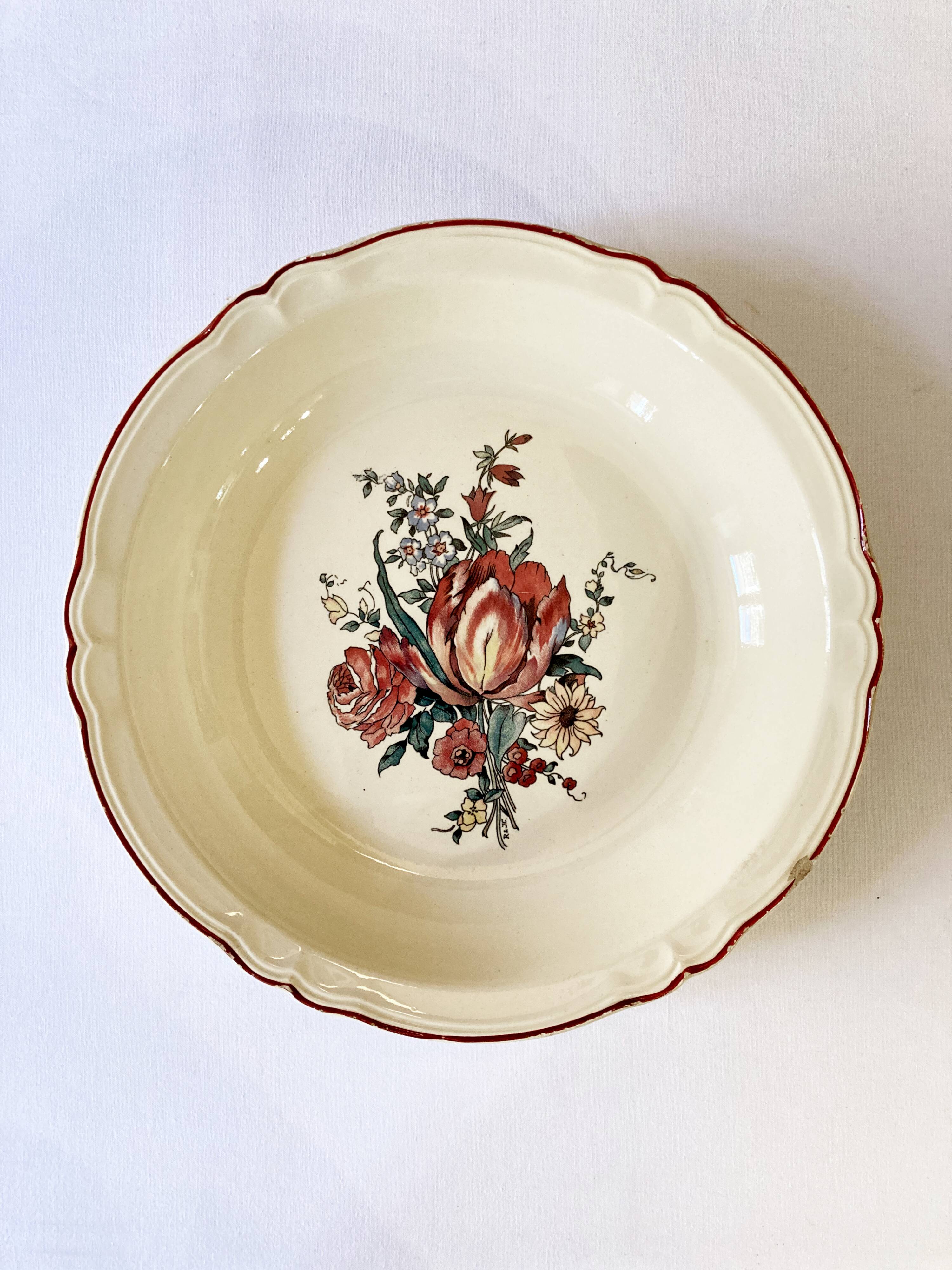 Sarreguemines earthenware dish, Lorraine model