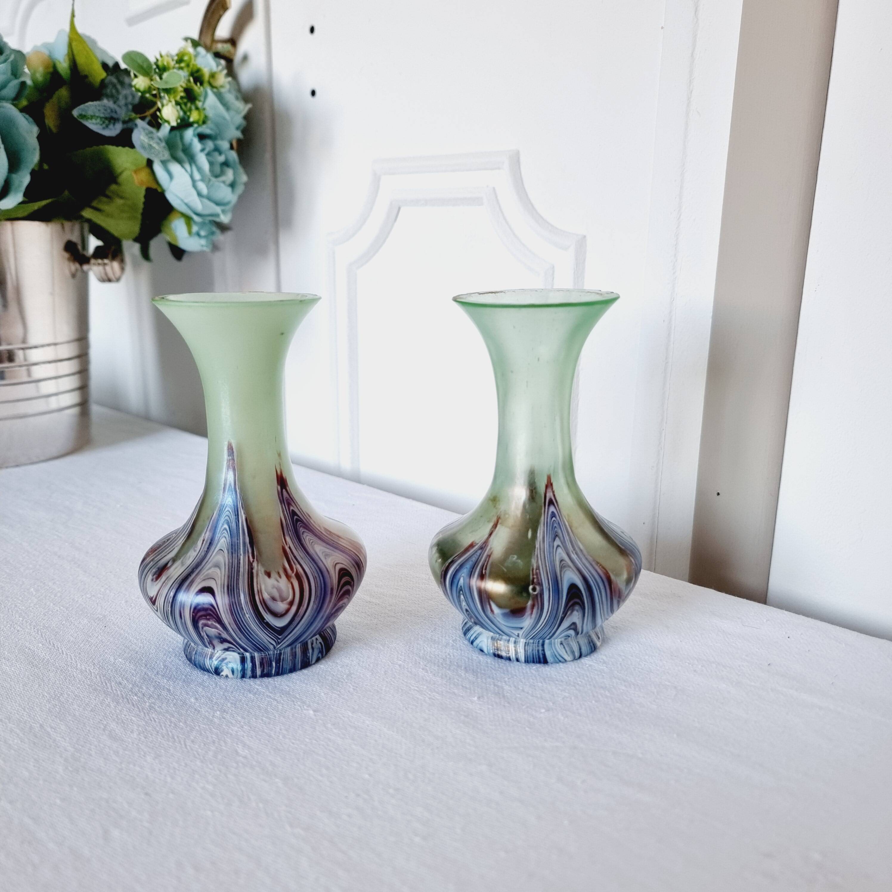 2 exclusive Loetz Violet vases in Bohemian crystal from 1899.