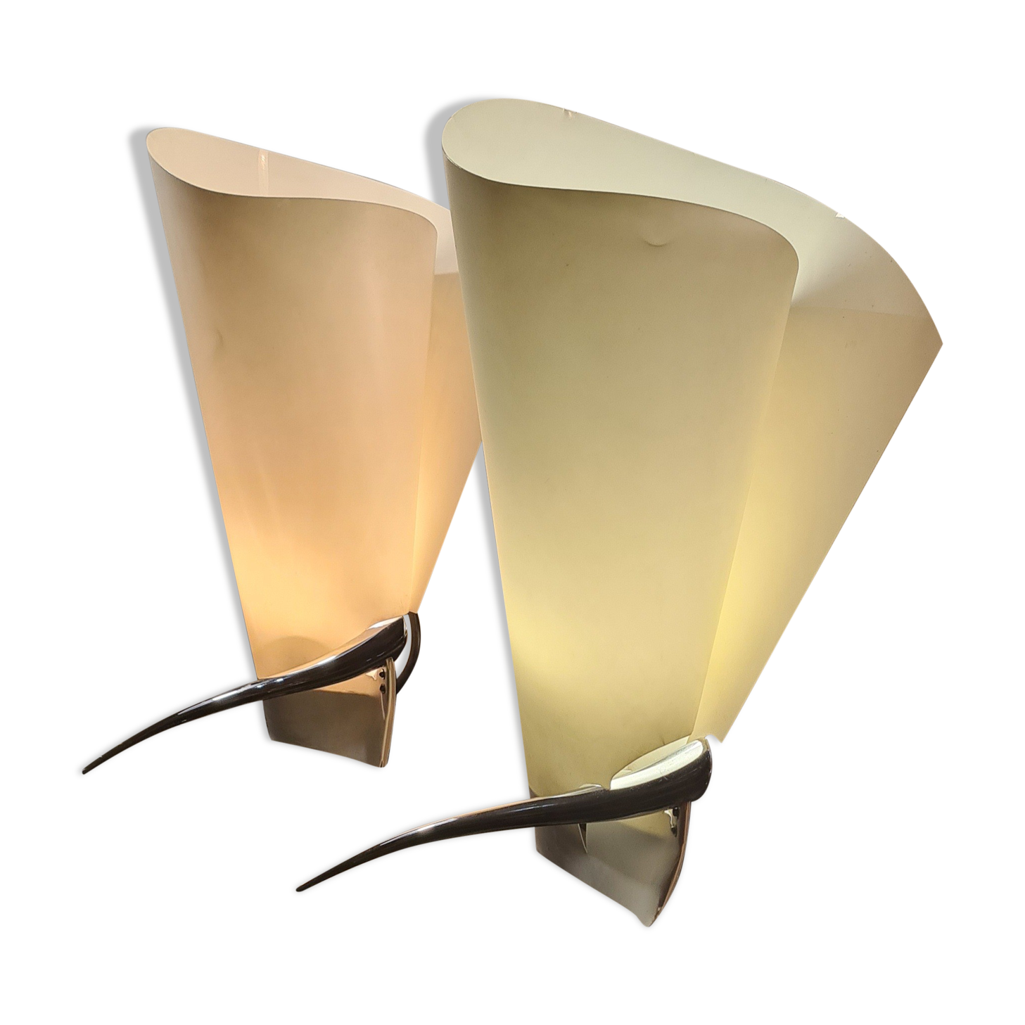 Pairs of deluxe lamps