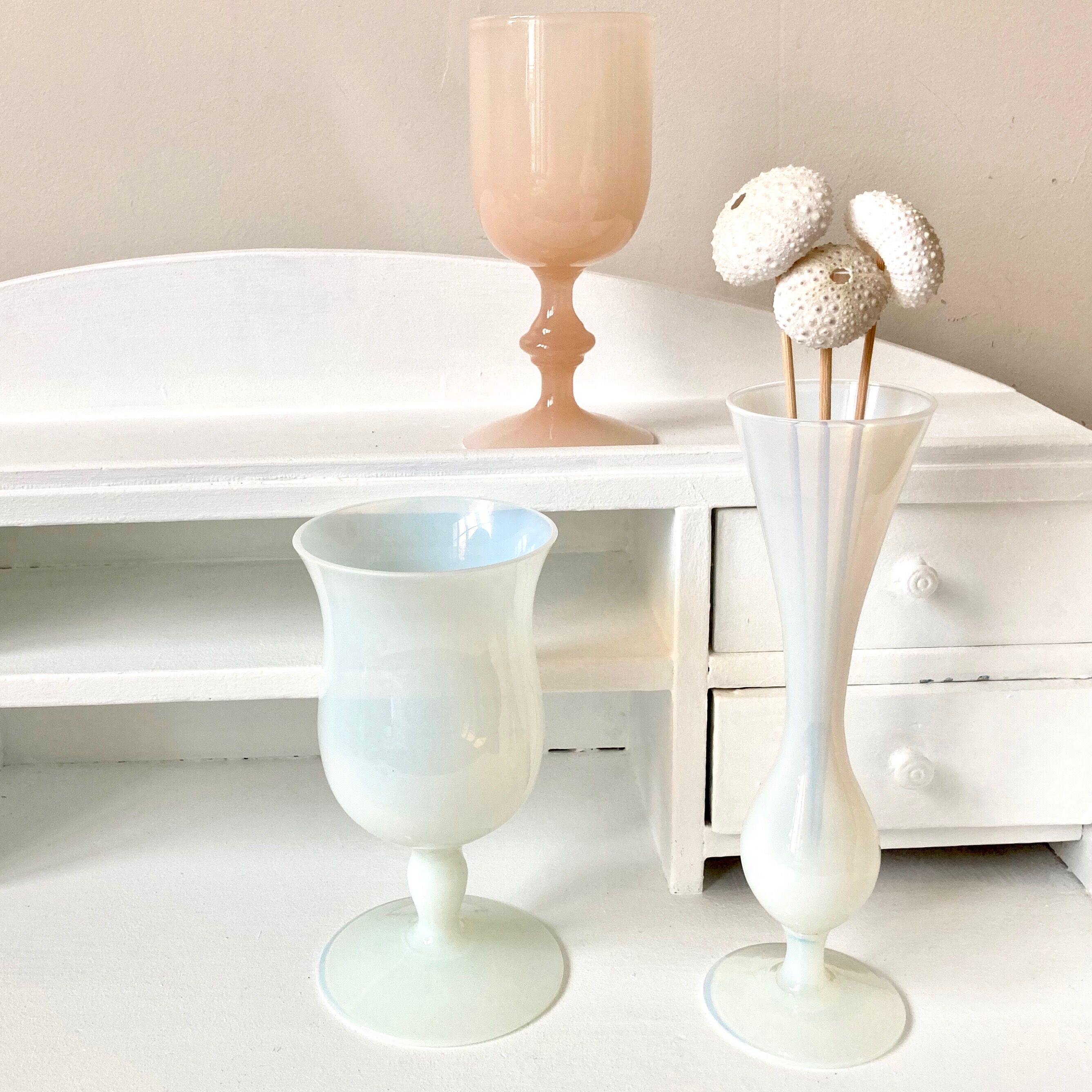 Vase in opaline chalice