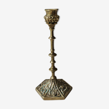 Bougeoir flambeau style Baroque/Antique, XIXème, en bronze doré. Motifs têtes, arabesques volutes