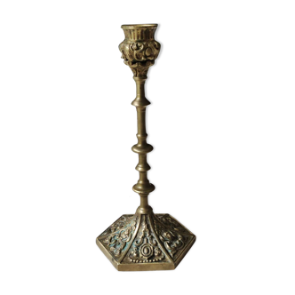 Baroque/Antique style torch candleholder, nineteenth, gilded bronze. Head motifs, volute arabesques