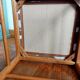 Trois chaises style vintage pin et tissu