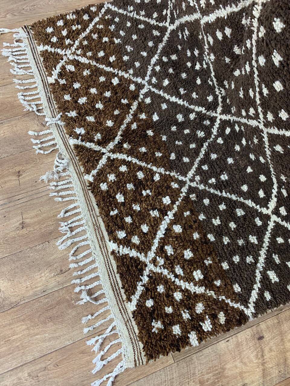 Traditional Berber rug dyed with walnut 240 x 150 cm