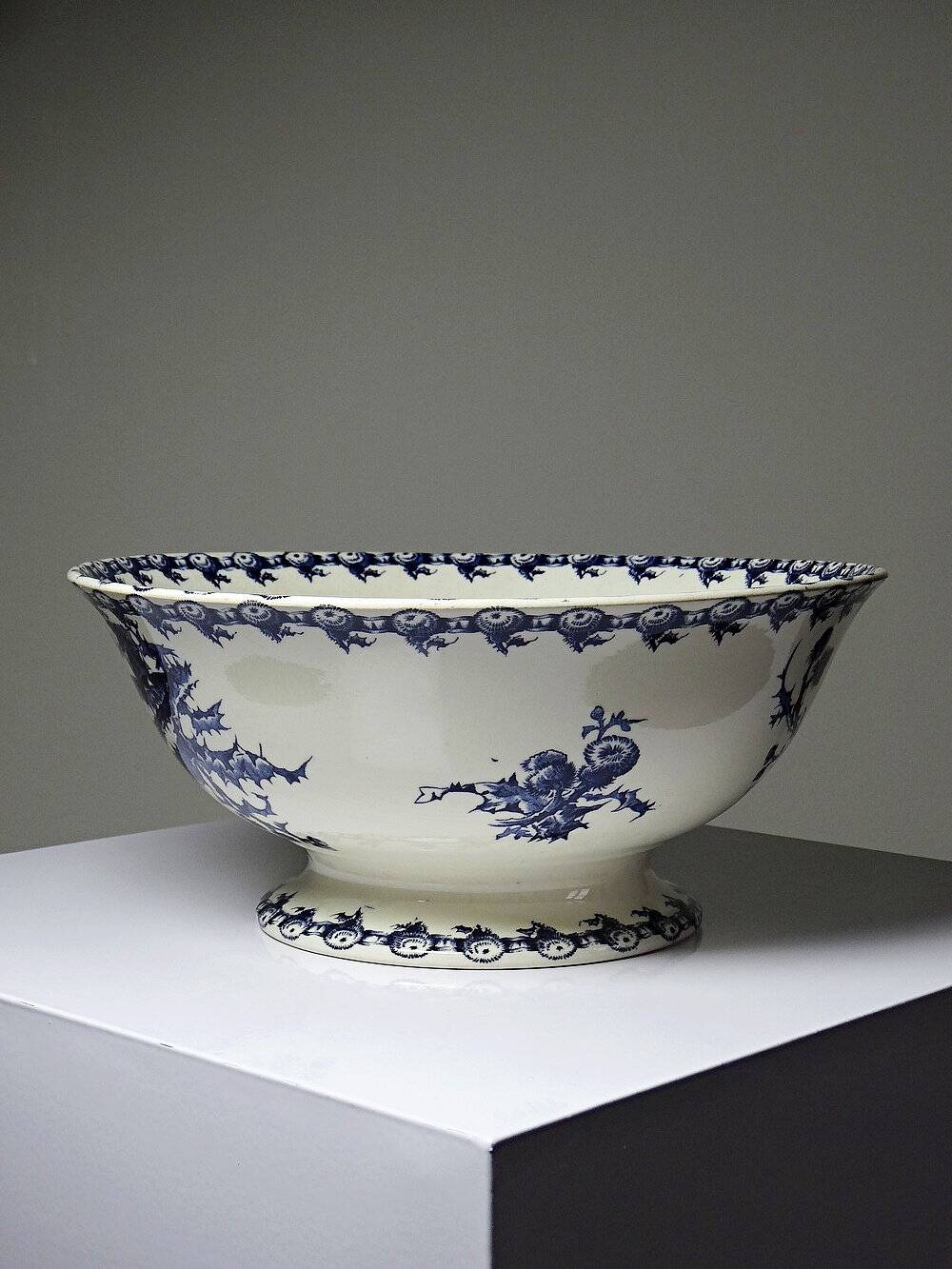 Antique cup 1890-1910 opaque porcelain ironstone Gien Chardons model
