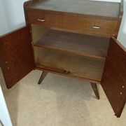 Compass leg chest of drawers
