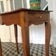 Table d'appoint en bois style Louis XV