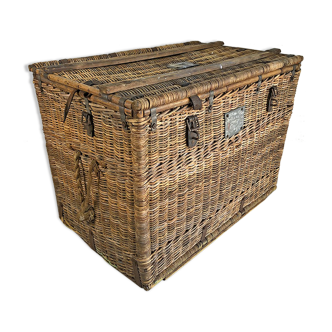 Large wicker trunk 60's