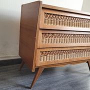 Commode en bois et rotin vintage