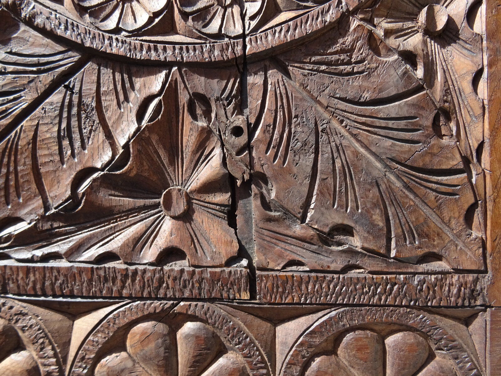 Carved floral pattern door