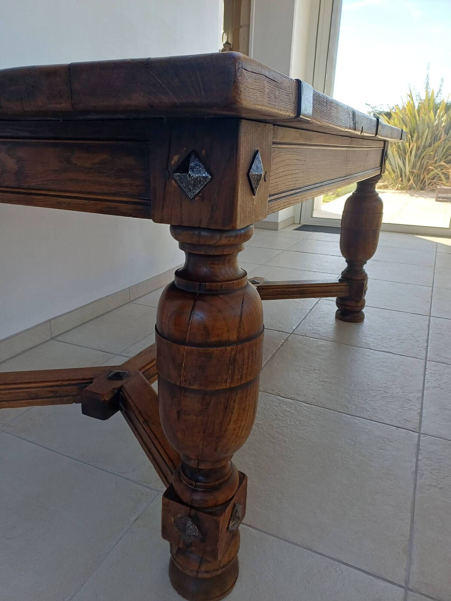 Centenary table in solid oak – Spanish Renaissance style (180 cm).