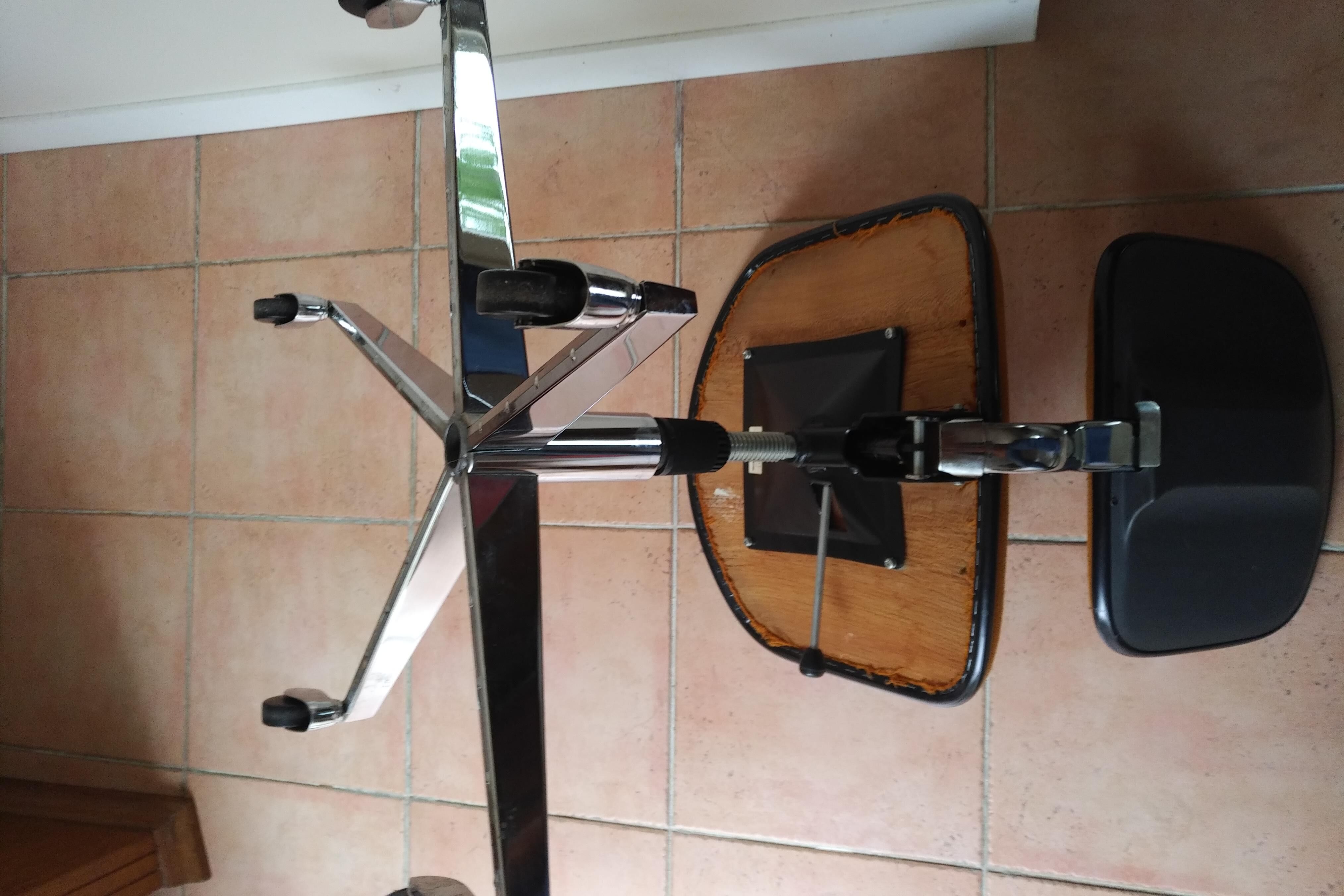 Strafor model desk 8125