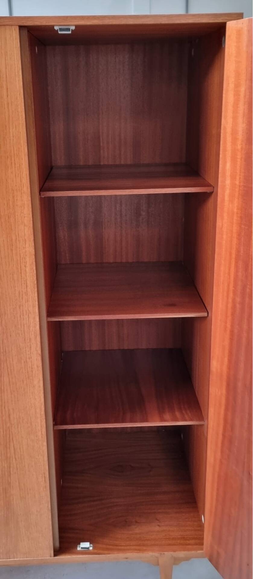 Armoire du milieu du siècle
