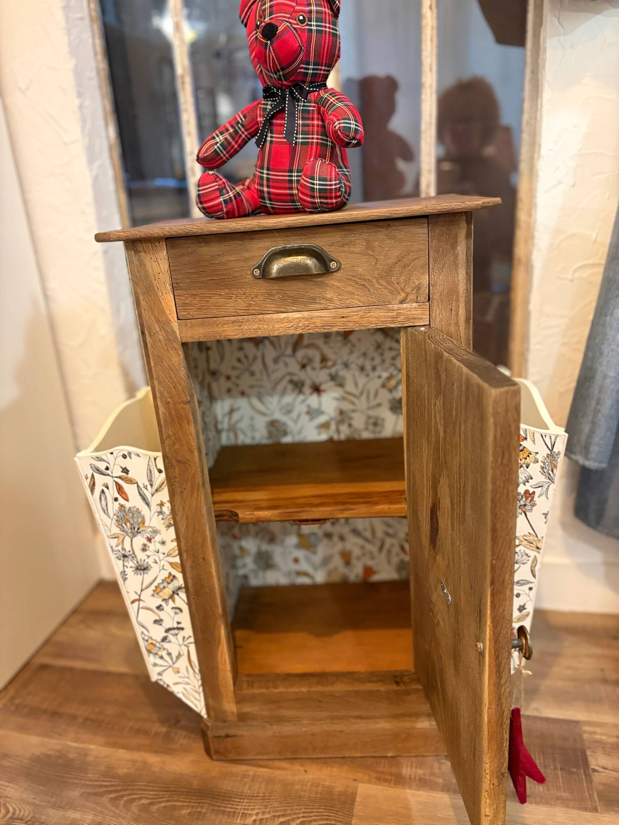 Bedside table with magazine rack - Gaspard