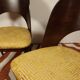 Ensemble de 4 chaises de salle à manger de style art déco en bois de chêne marron chocolat avec revêtement géométrique