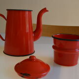 Vintage coffee maker in red and black enamelled sheet
