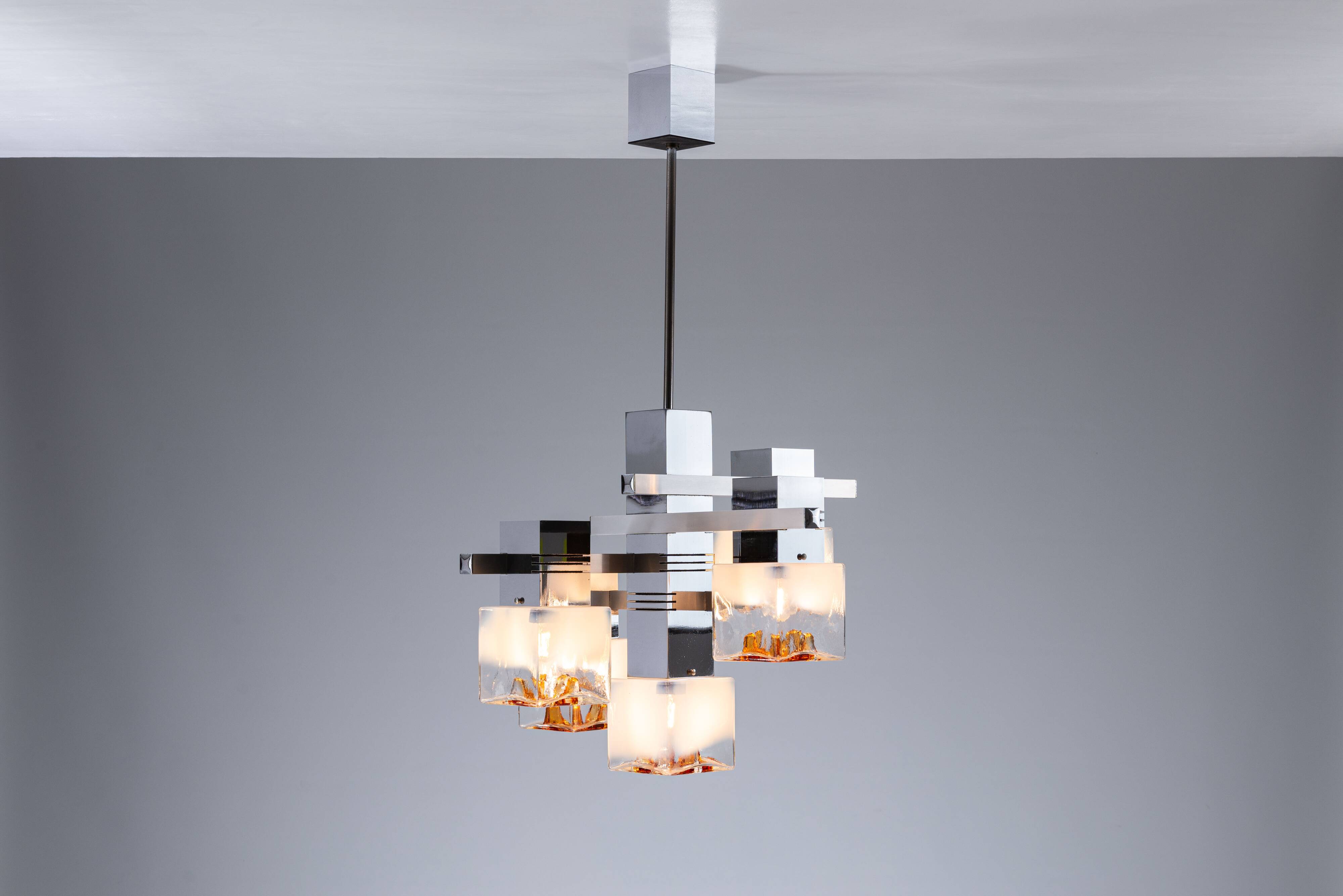 Lustre cubique conçu par Gaetano Sciolari pour AV Mazzega, Italie, années 1970