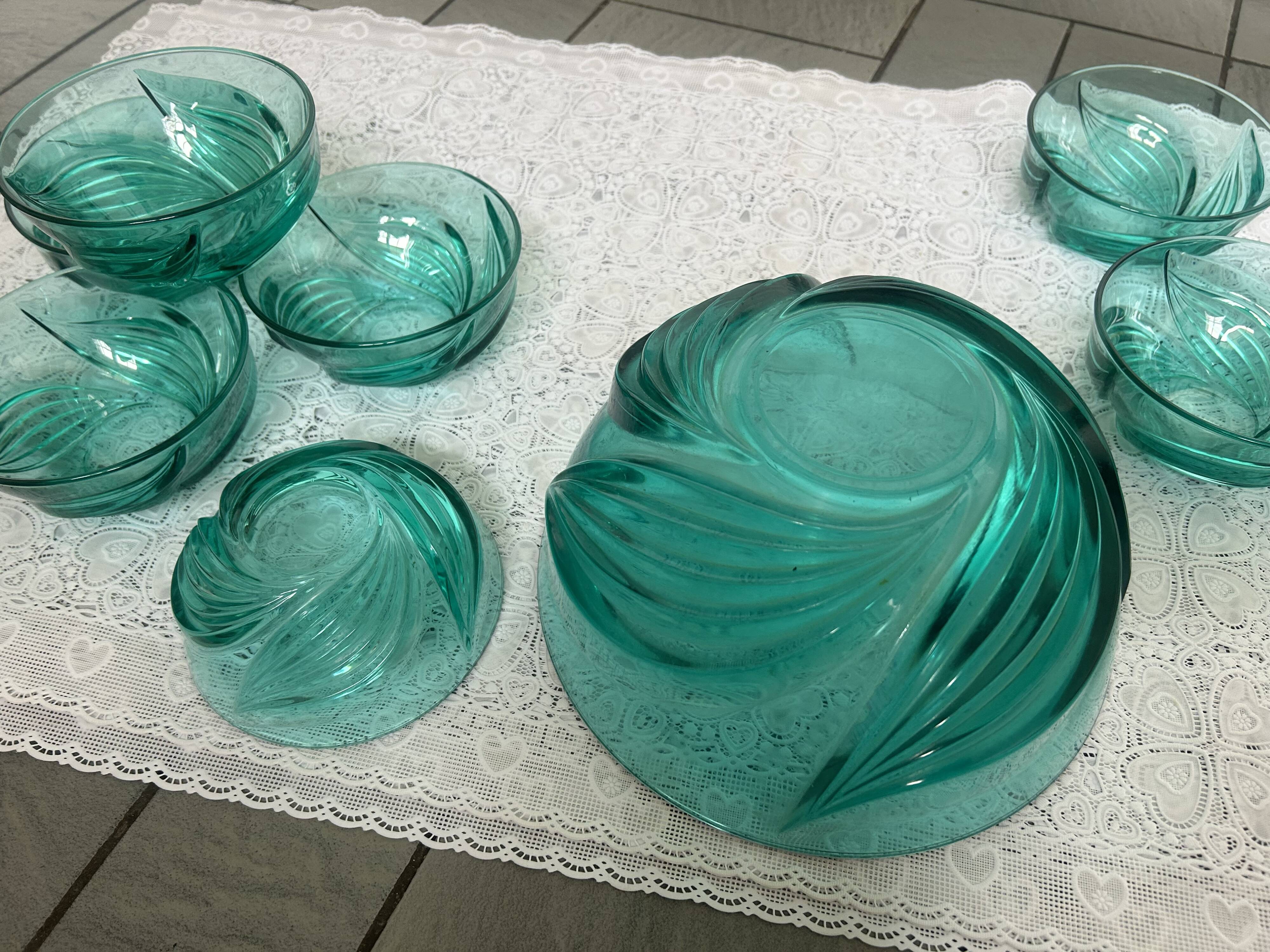 Salad bowl Fruit bowl and bowls
