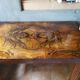 Table en frise de ronce de noyer