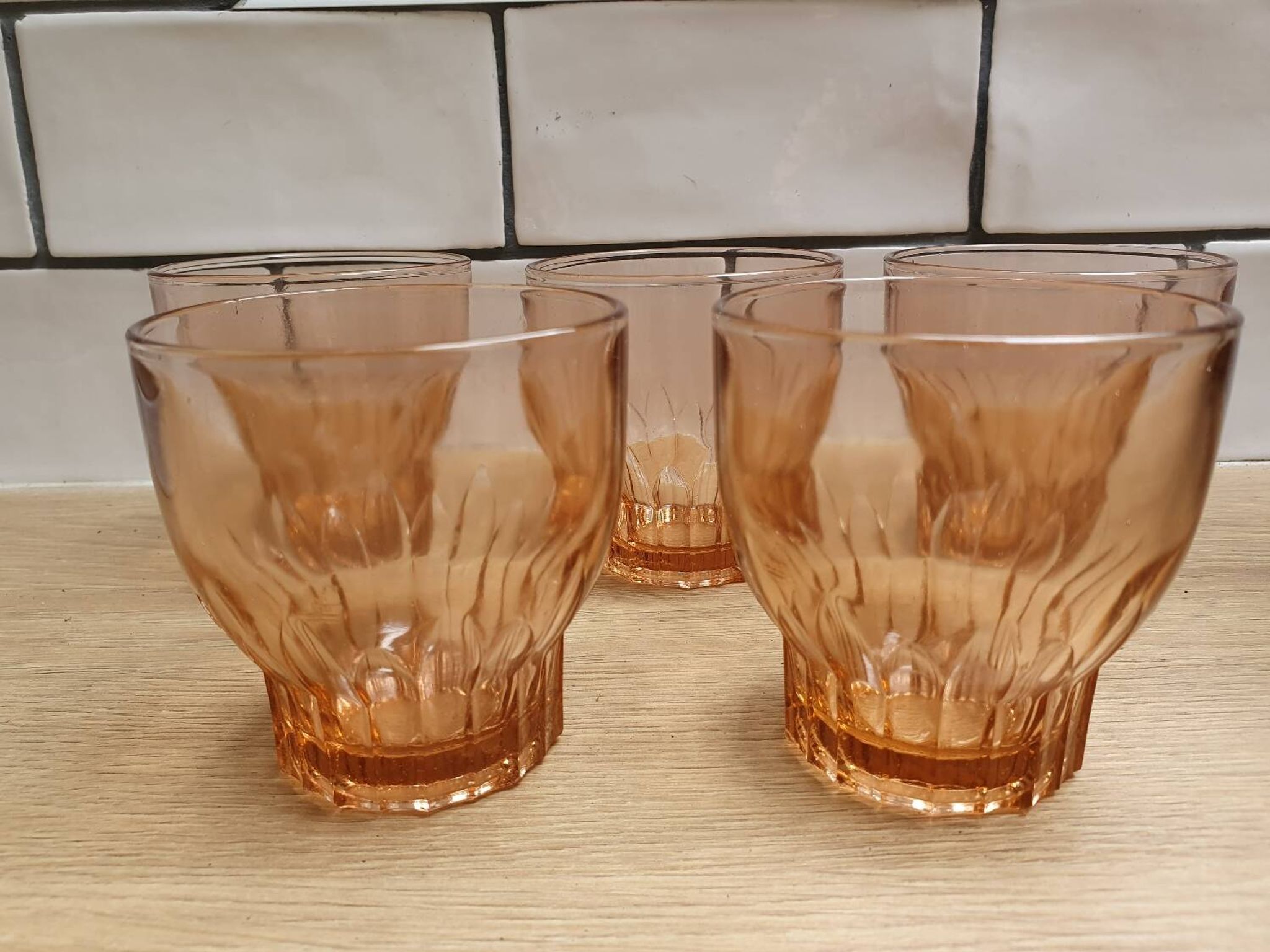 Lot de 5 verres à eau en verre rose vintage