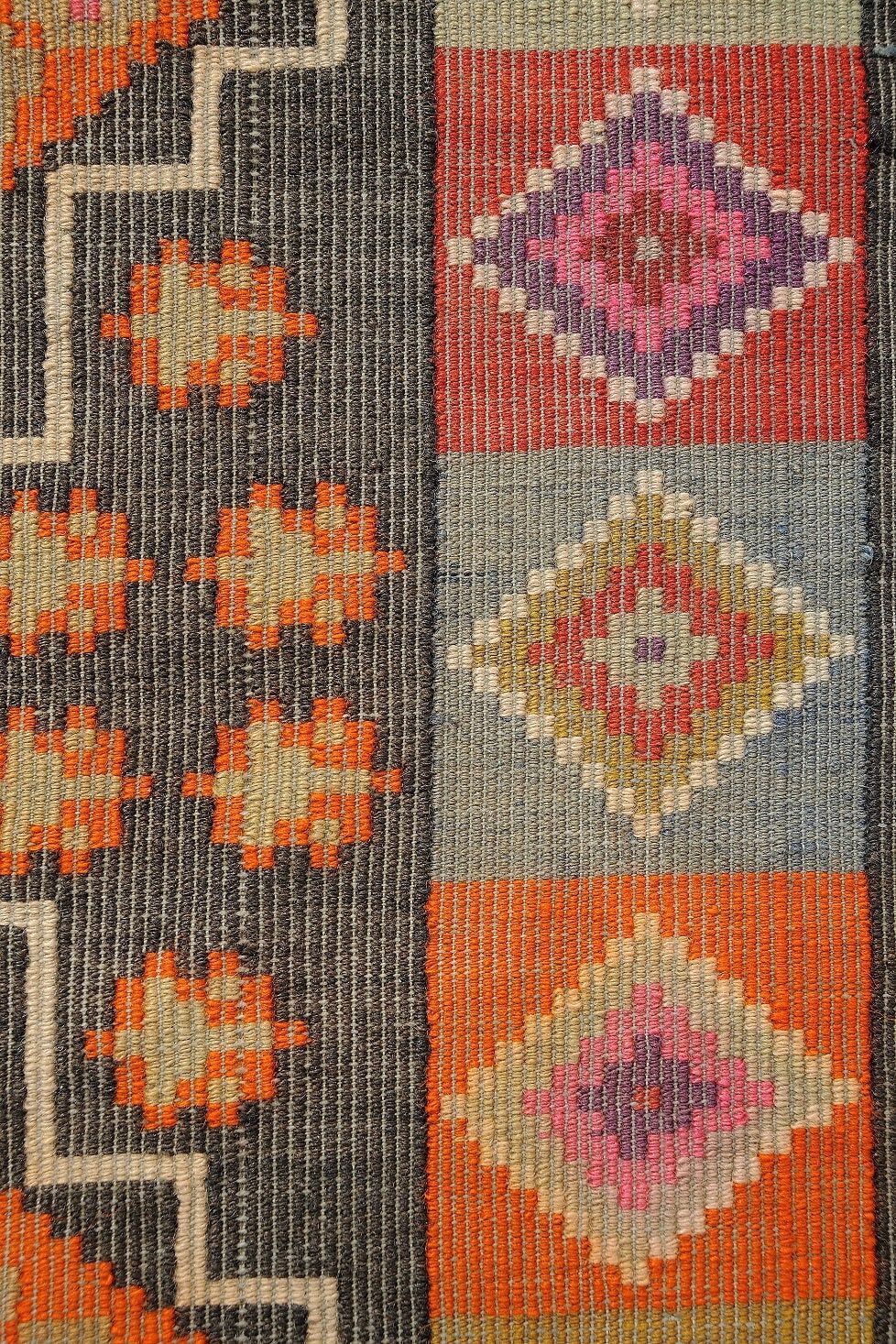 Tapis roumain en laine 200x156cm