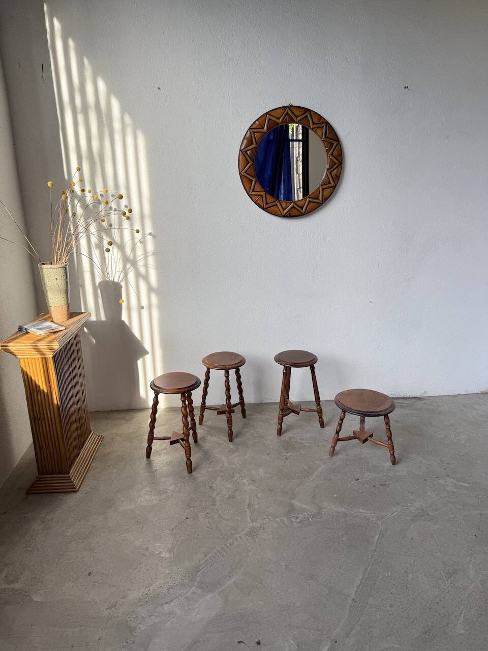 Round rattan mirror 1980