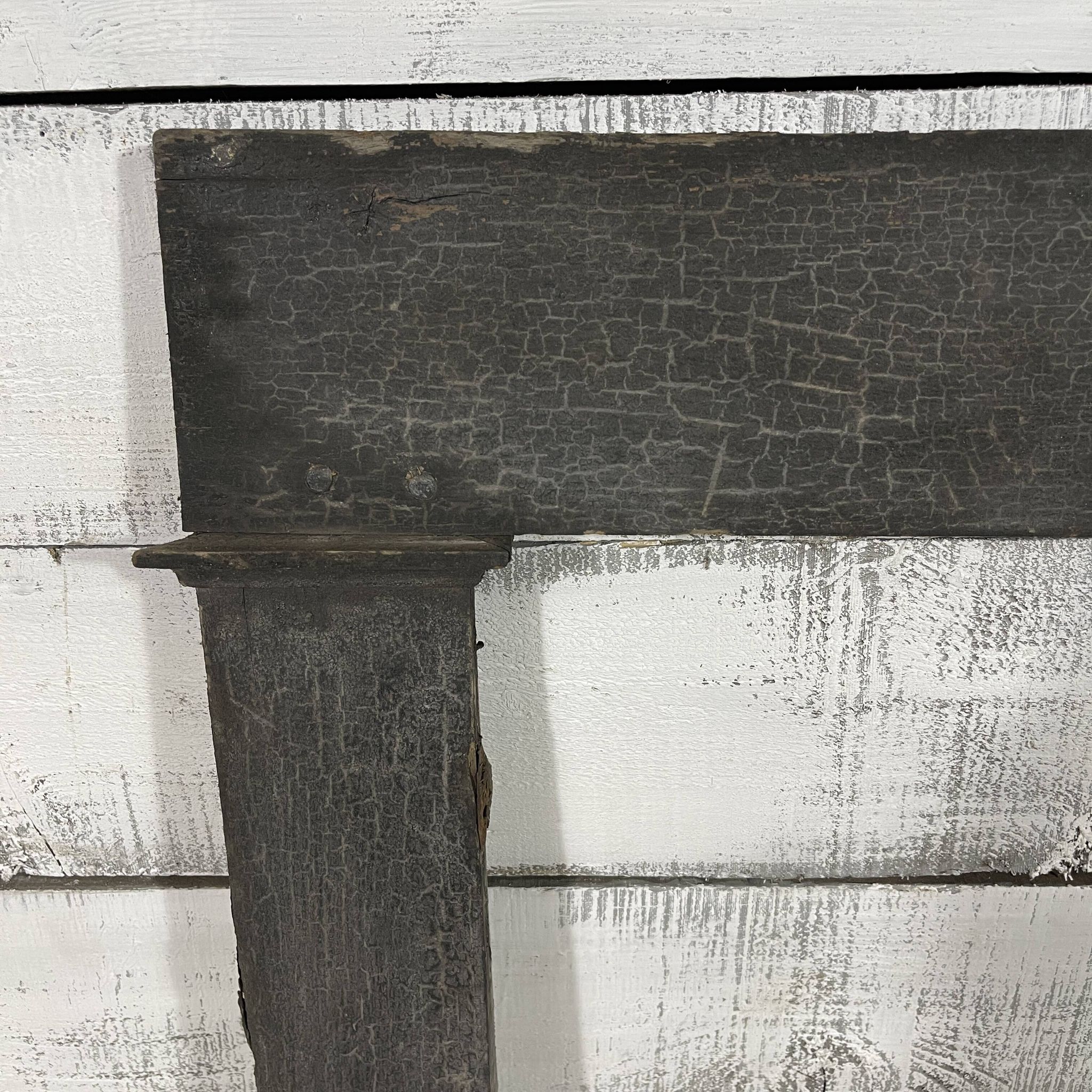 Encadrement cheminée en bois