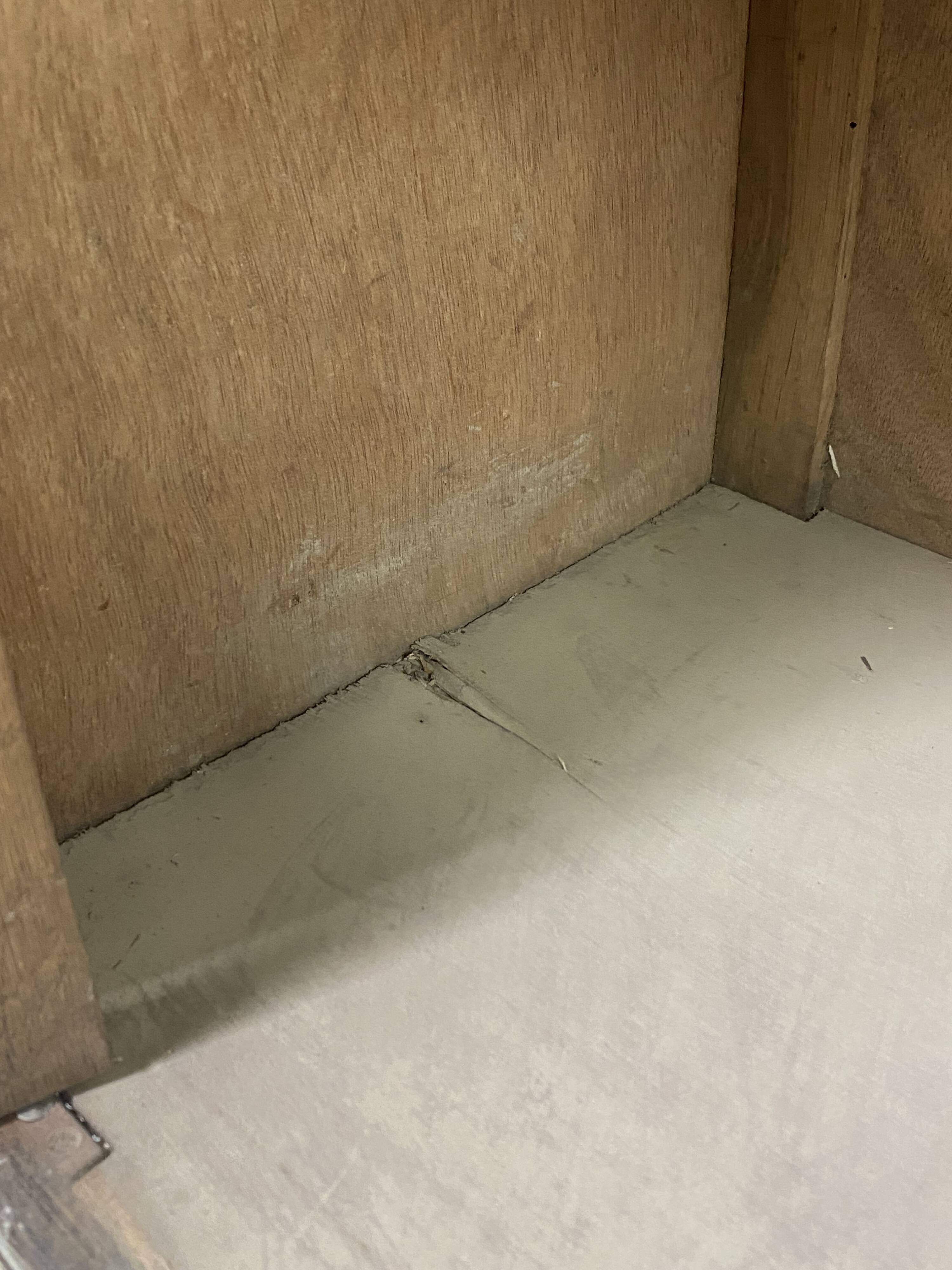 Art-Deco glass cabinet