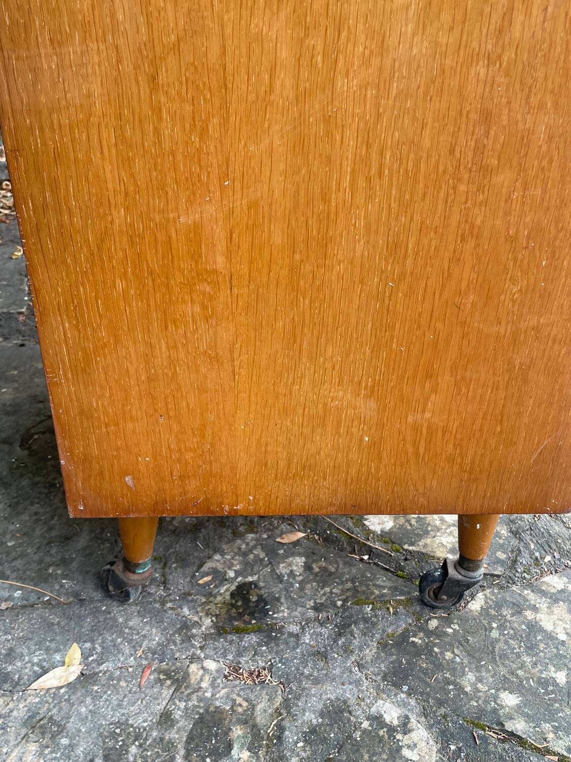 Side table on wheels