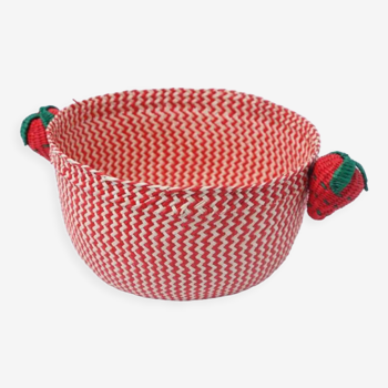 Braided basket strawberry pattern