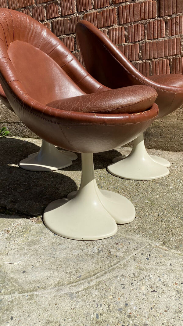 4 chaises trèfle par Christian Adam