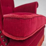 1970s, Danish lounge chair, original condition, cherry-red velour fabric.
