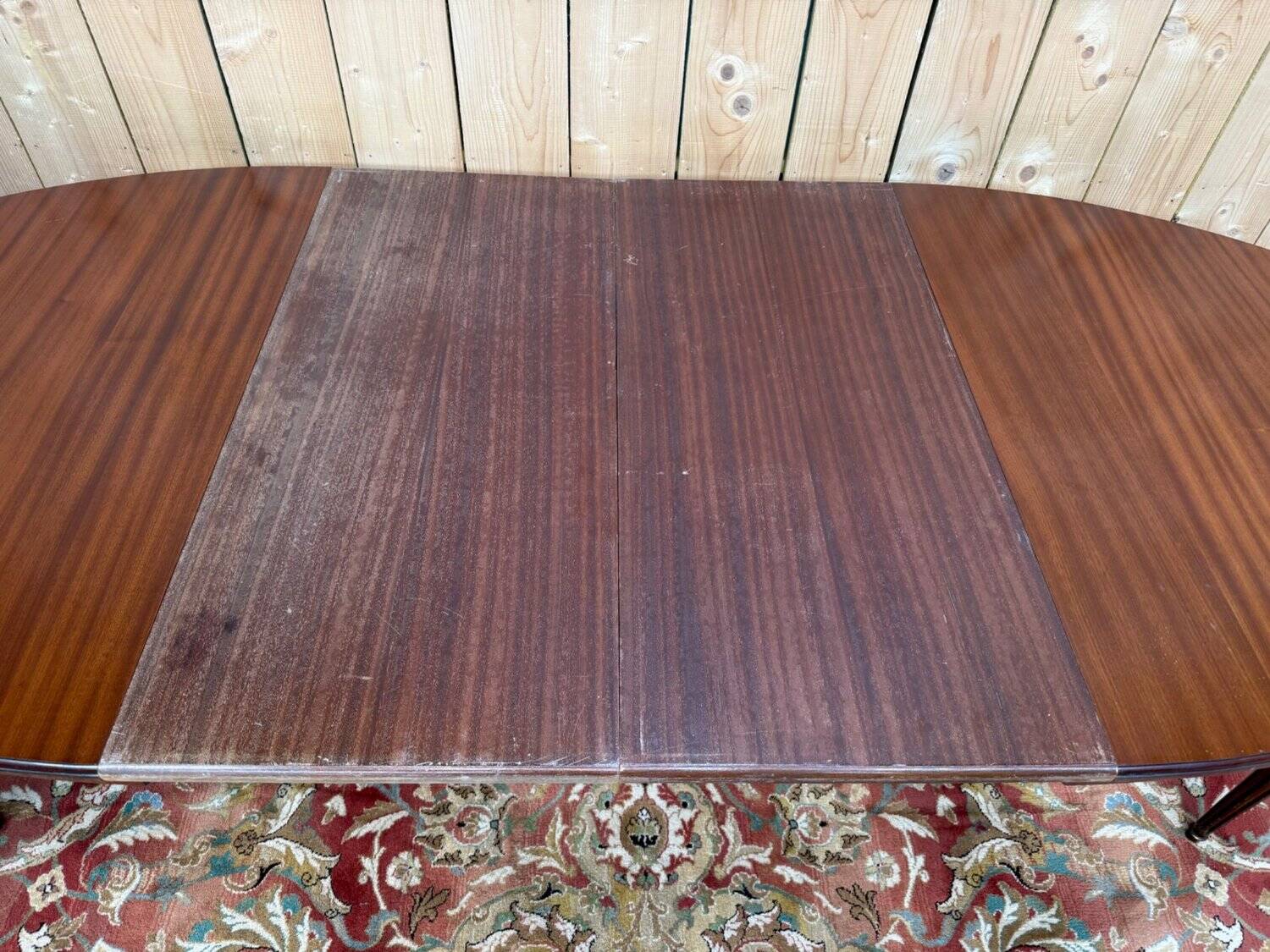 Oval dining table in Louis XVI style