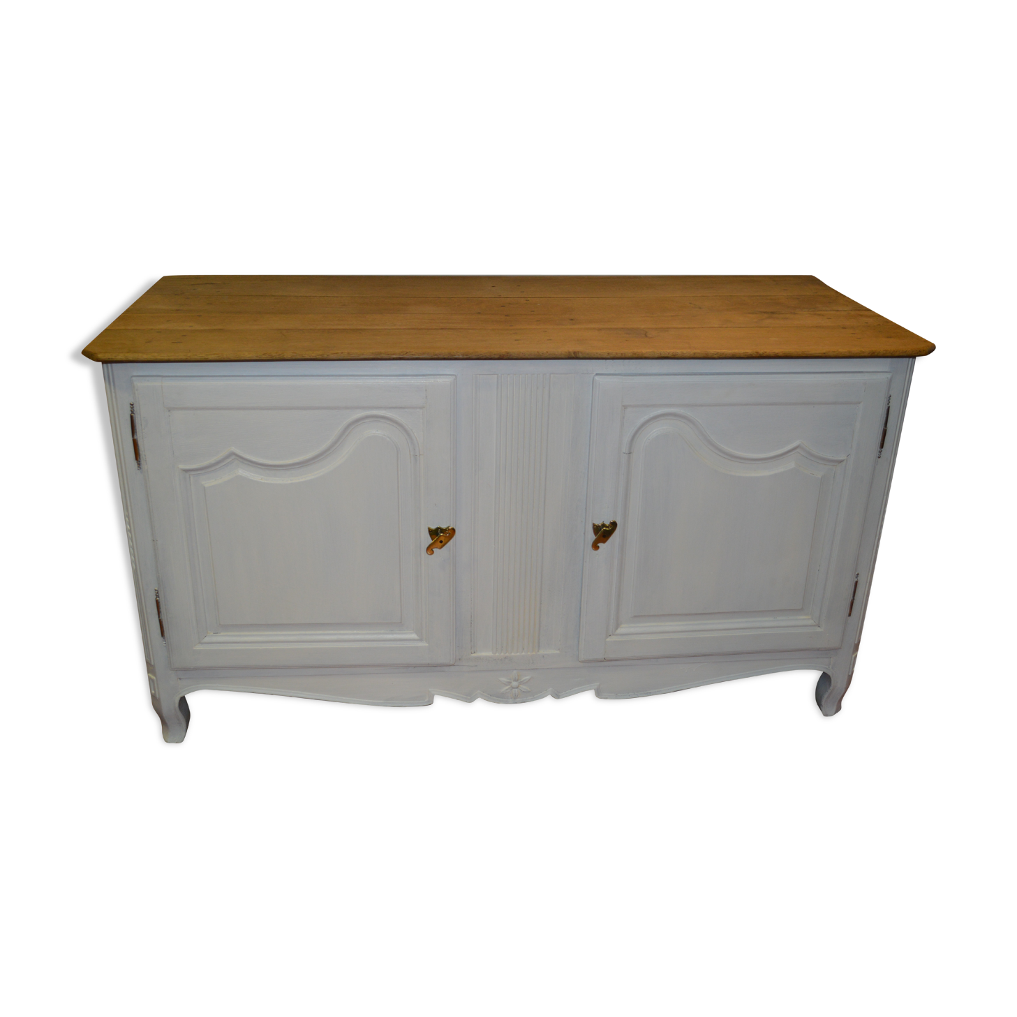 Double door skated oak buffet