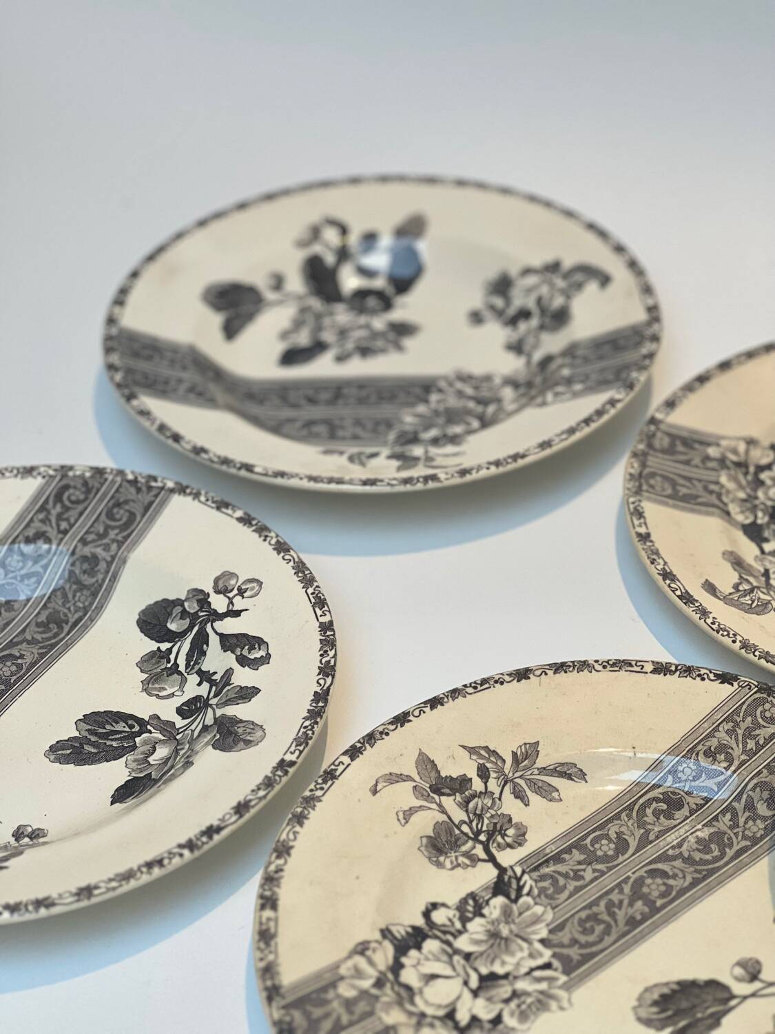 Floral iron earth plate