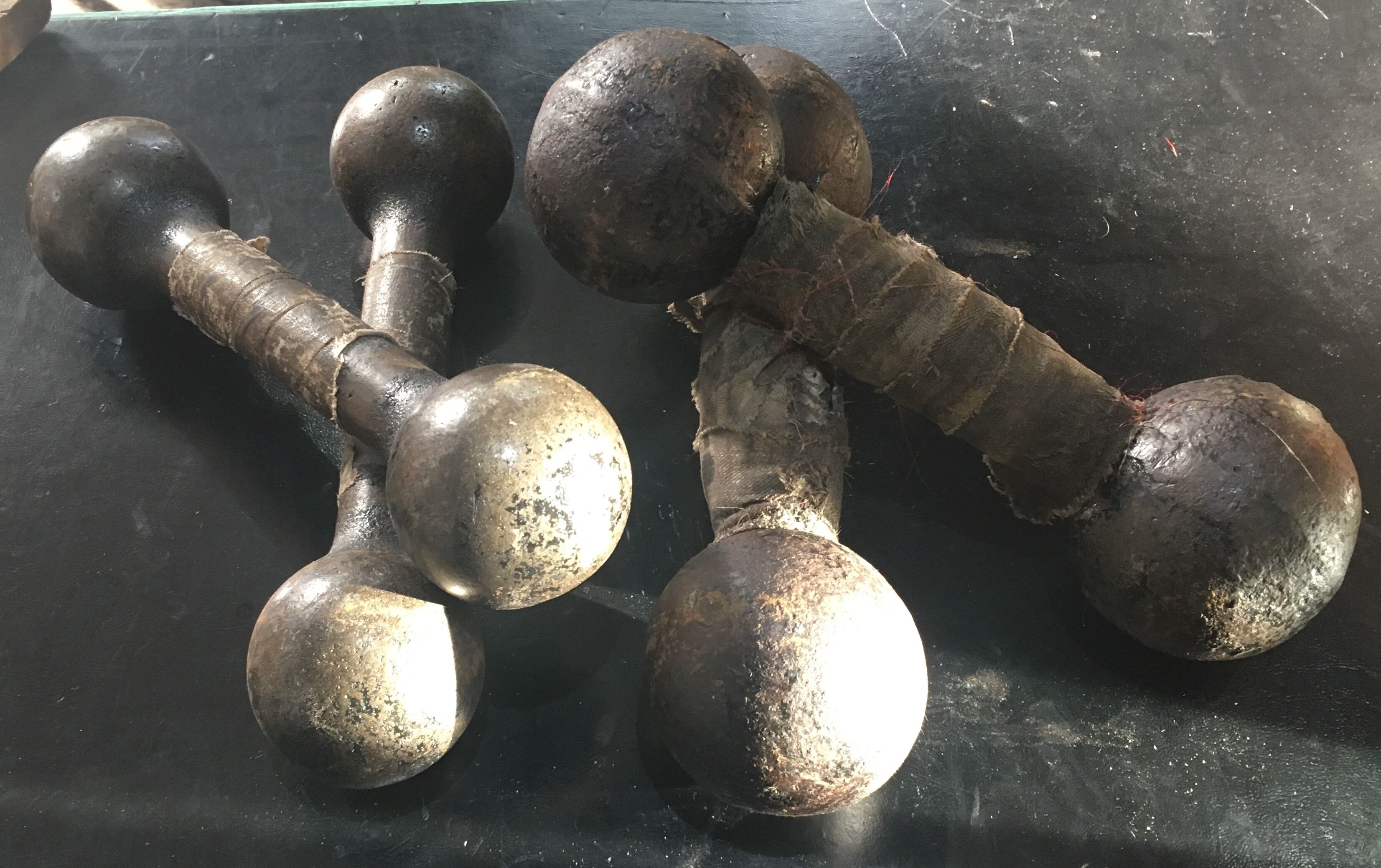 Series of 4 weights cast iron