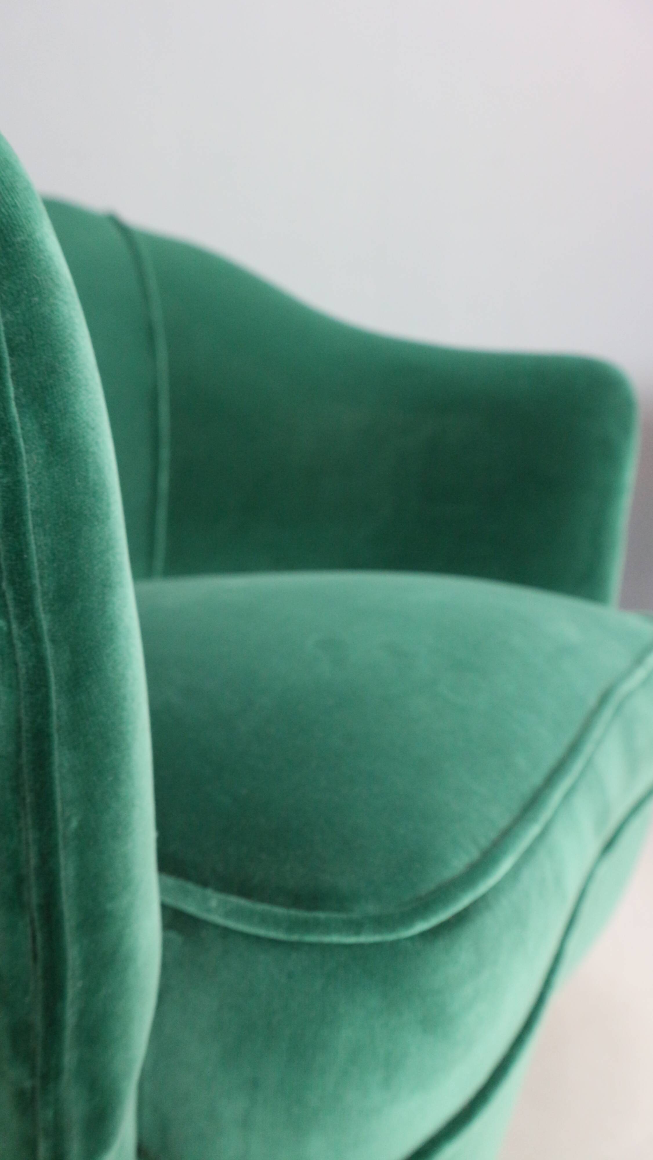 Pair of velvet armchairs Gio Ponti style