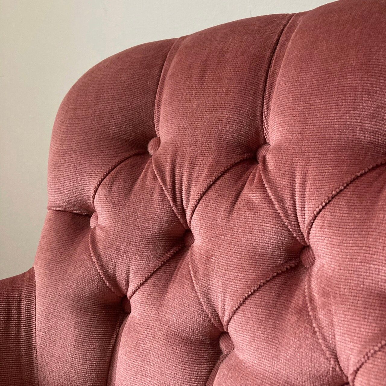 Pink toad armchair