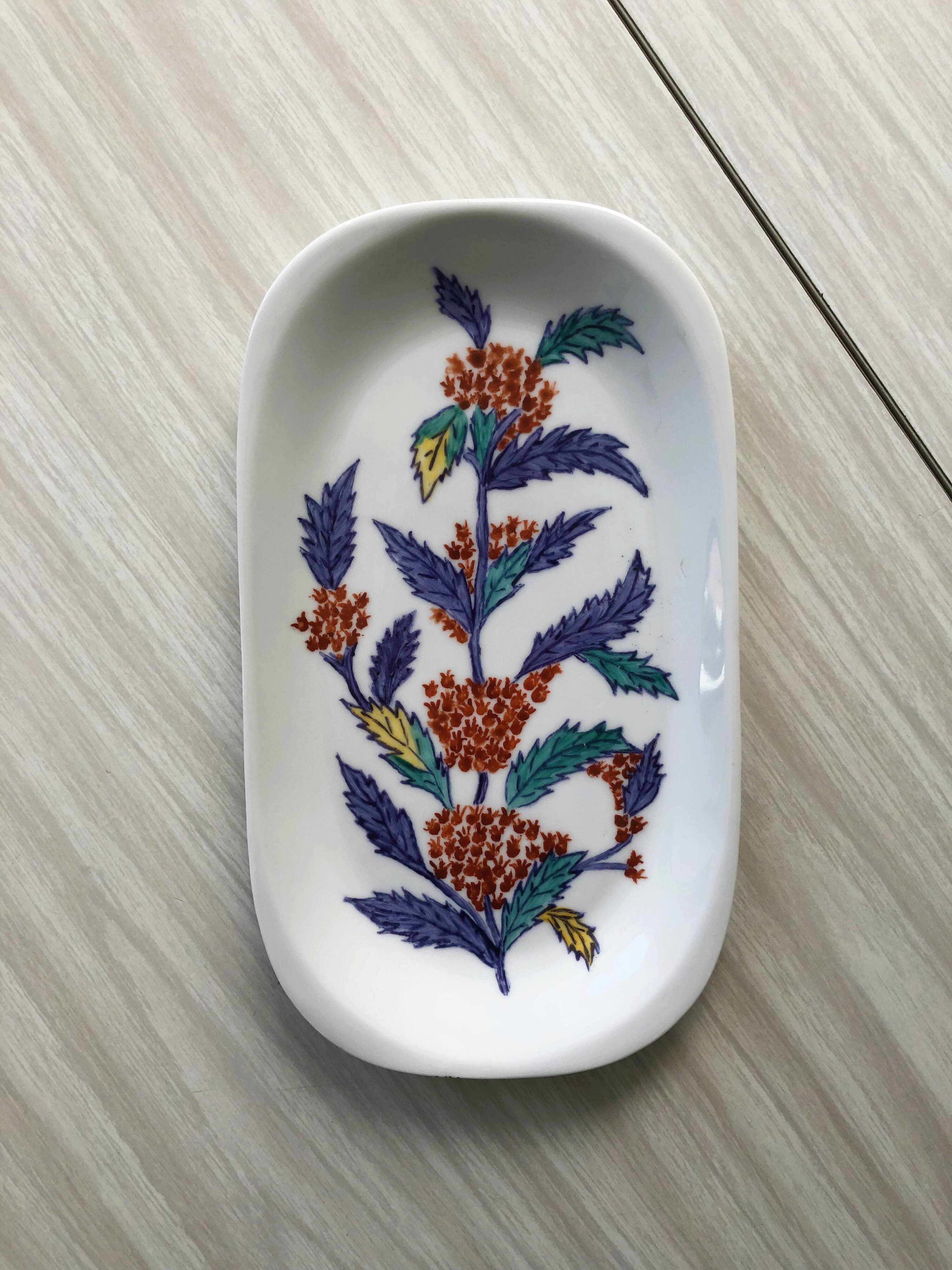 Handmade decor cake dish.