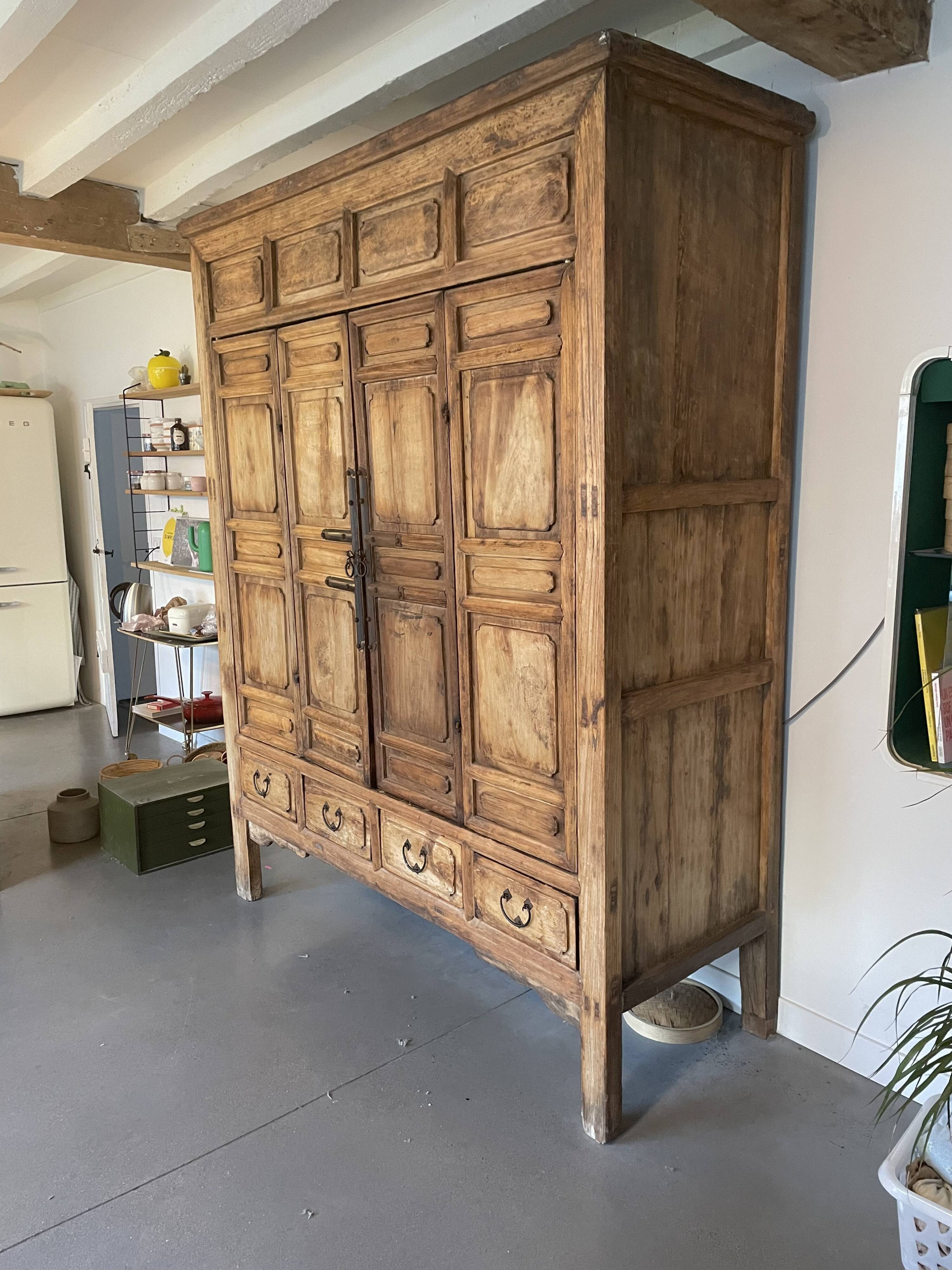 Large 19th century storage cabinet from Shanxi, China