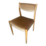 Scandinavian chair in honey colour