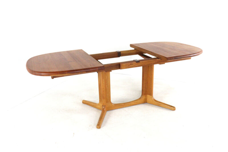 Glostrup oval 2x extendable dining table - massive teak - danish design