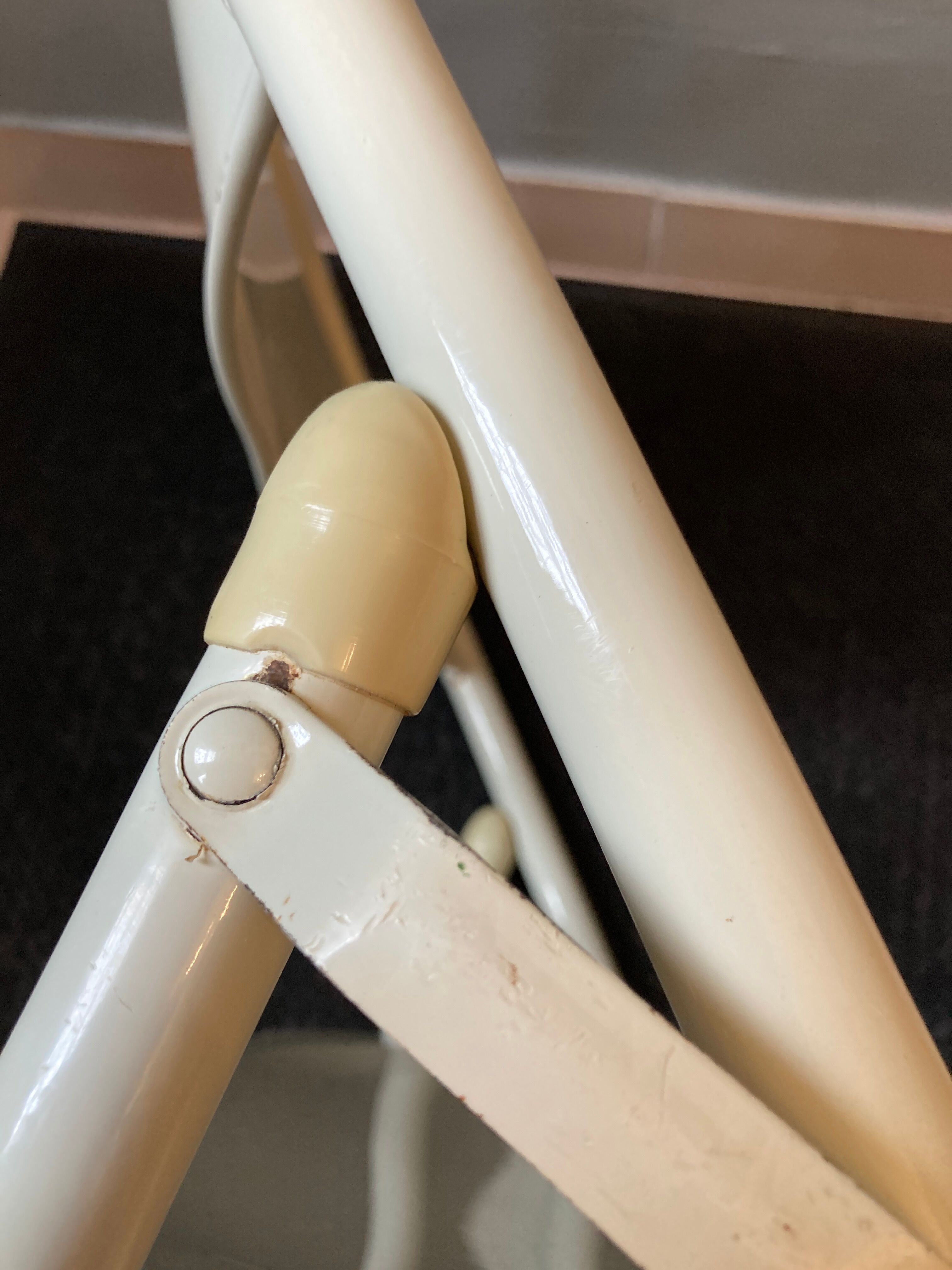 Duo of folding chairs in steel 1980s