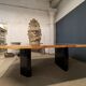 Table en loupe d'orme de Jean-Claude Mahey
