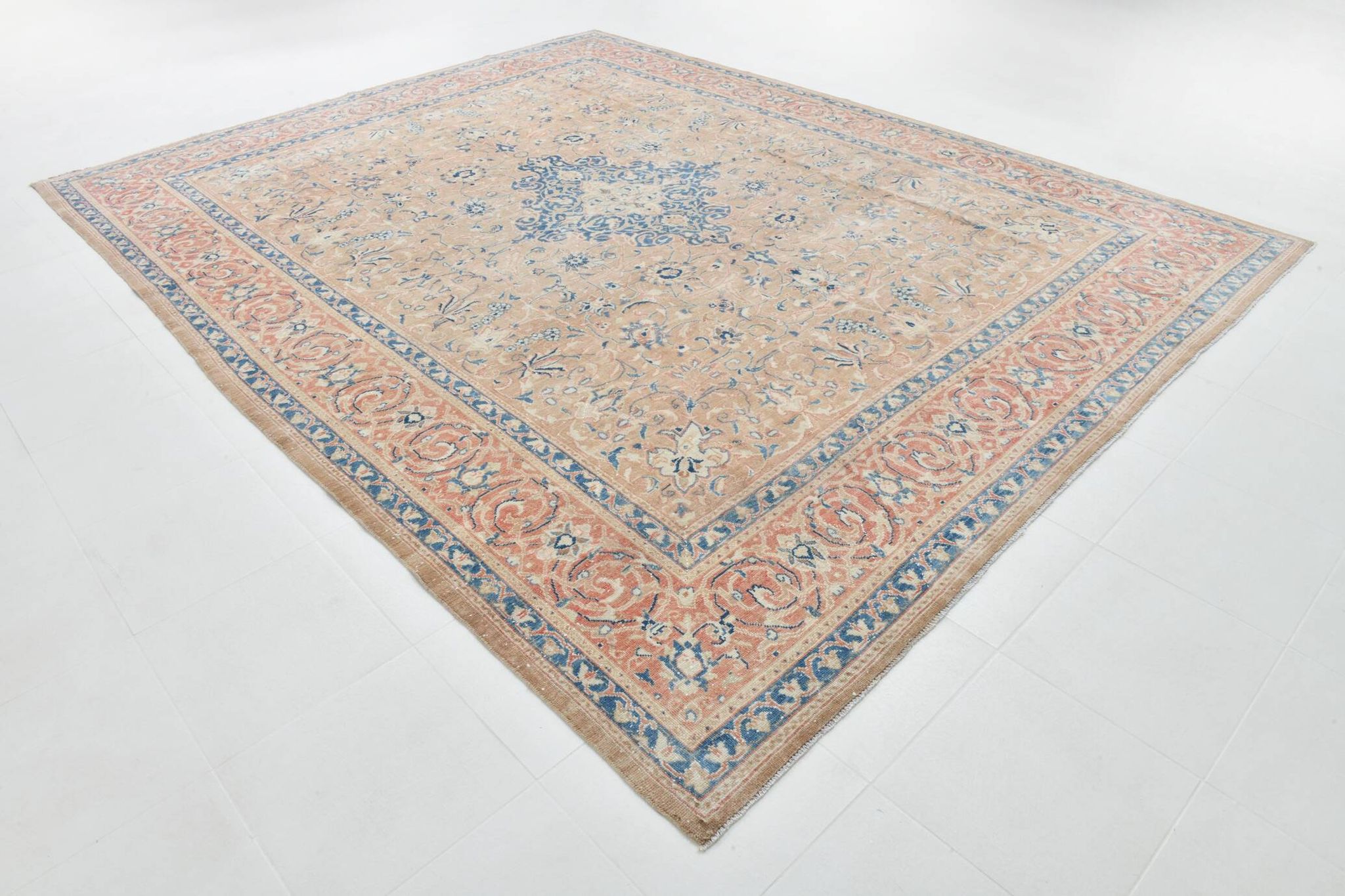 Tapis persan classique bleu et pêche